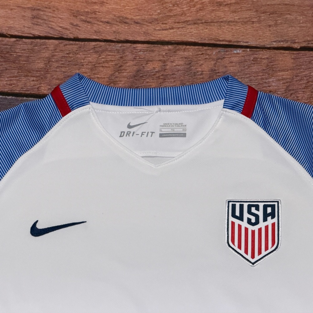 ♥️MOVING SALE!
Nike USA White, Light Blue & Red Soccer Jersey - Picture 3 of 6